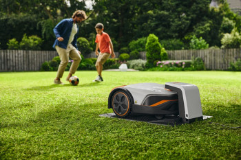 ABVERKAUF: STIHL Mähroboter iMOW® 5, bis 1.500 m², Schnittbreite 28 cm