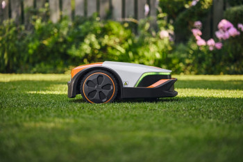 ABVERKAUF: STIHL Mähroboter iMOW® 5, bis 1.500 m², Schnittbreite 28 cm