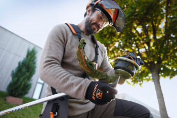 STIHL Akku-Motorsense FSA 120 - AP-System (ohne Akku & Ladegerät), Doppelschultergurt