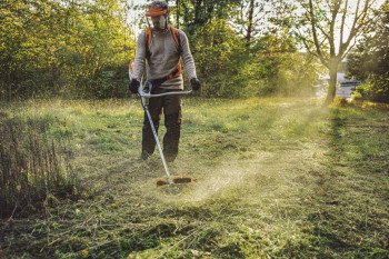 STIHL Akku-Motorsense FSA 200 - AP-System (ohne Akku & Ladegerät), Doppelschultergurt