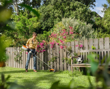 STIHL Akku-Motorsense FSA 80 R - AK-System (ohne Akku & Ladegerät), Doppelschultergurt