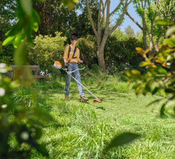 STIHL Akku-Motorsense FSA 80 - AK-System (ohne Akku & Ladegerät), Doppelschultergurt