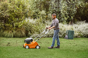 STIHL Benzin-Rasenlüfter RL 540, Vertikutierer, 38 cm Arbeitsbreite