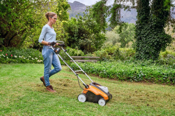 STIHL Akku-Rasenlüfter RLA 240 - AK-System, Vertikutierer (ohne Akku & Ladegerät)