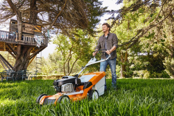 STIHL Benzin-Rasenmäher RM 655 VS, 53 cm Schnittbreite, Mulchfunktion