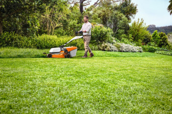 STIHL Akku-Rasenmäher RMA 253 T - AK-System, 51 cm Schnittbreite (ohne Akku & Ladegerät)