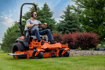 ARIENS, Zenith 52 Zero Turn Benzin Aufsitzmäher, 132 cm Schnittbreite