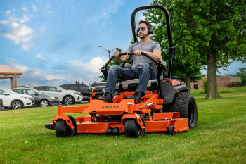 ARIENS, Zenith 52 Zero Turn Benzin Aufsitzmäher, 132 cm Schnittbreite